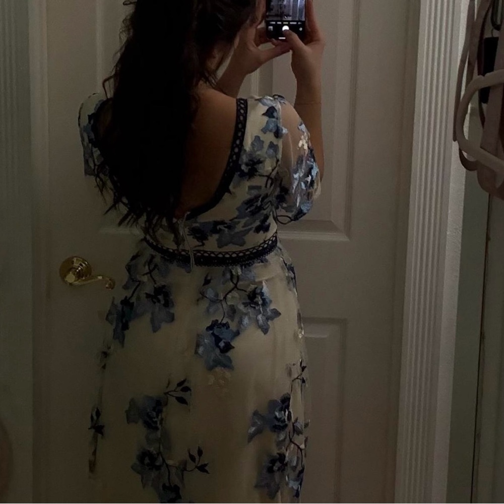 Chi Chi London Blue and Cream Floral Mini Dress - Picture 3 of 5